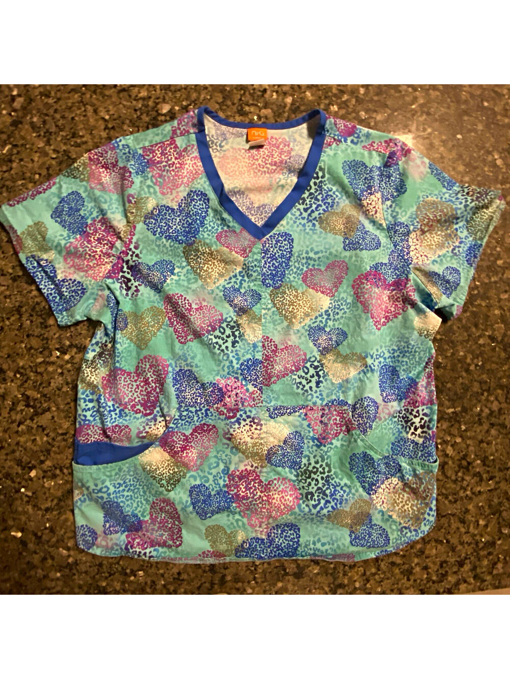 NRG by Barco Women’s Scrub Top 3XL V-Neck Heart Print Blue Pink 41288X